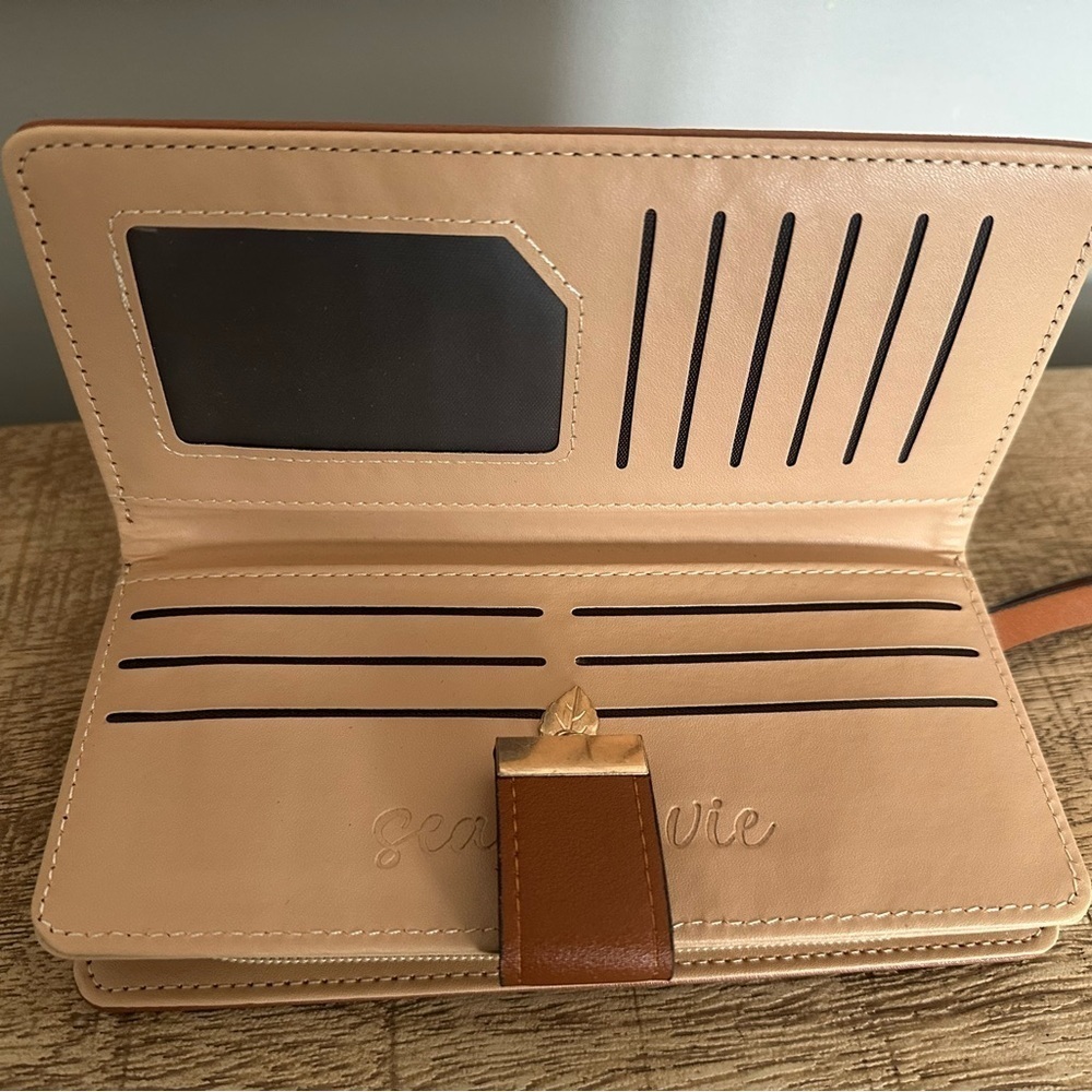 Vagabond Goods Brown Leaf Cutout Wallet | “Sea La Vie” Embossing - Picture 8 of 16